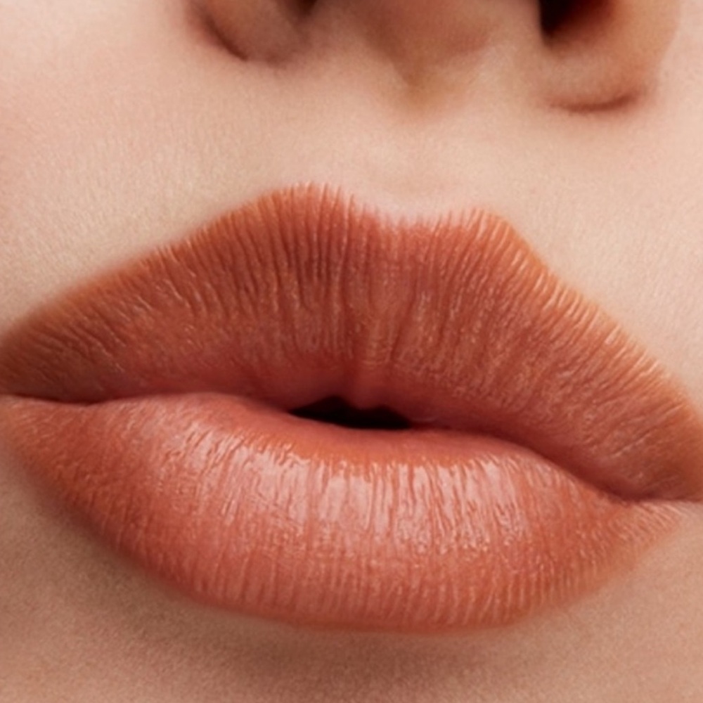 MAC Lustreglass Lipstick Femmomenom - Picture 14 of 16